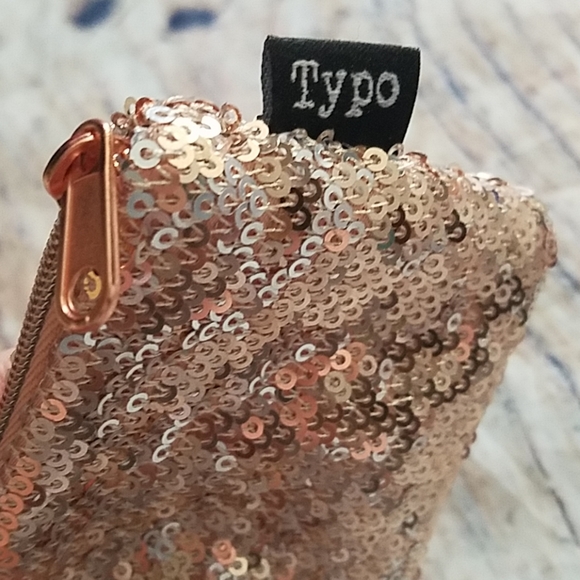Typo Coin Pouch - Picture 7 of 8